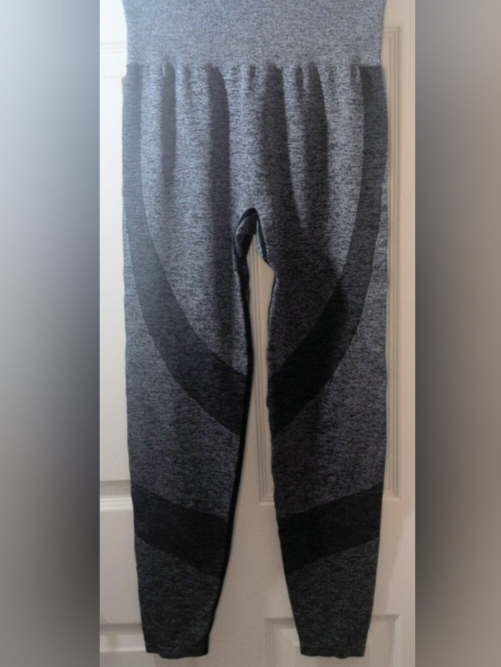 Victoria's Secret PINK Grey Seamless Sculpting Leggings, Size Medium